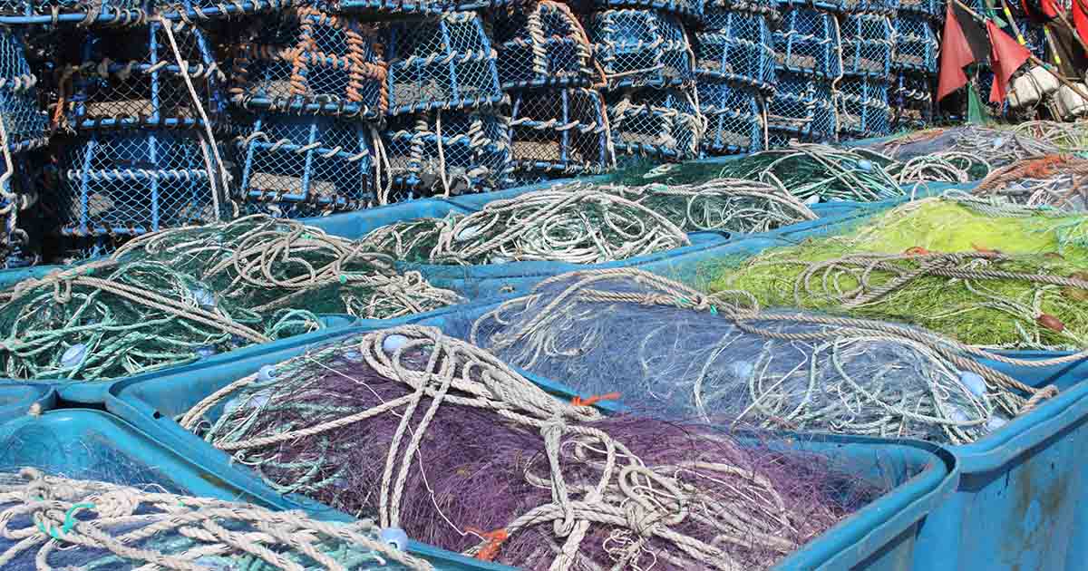 Les activités de pêche et d'aquaculture génèrent 4 600 tonnes de déchets plastique par an