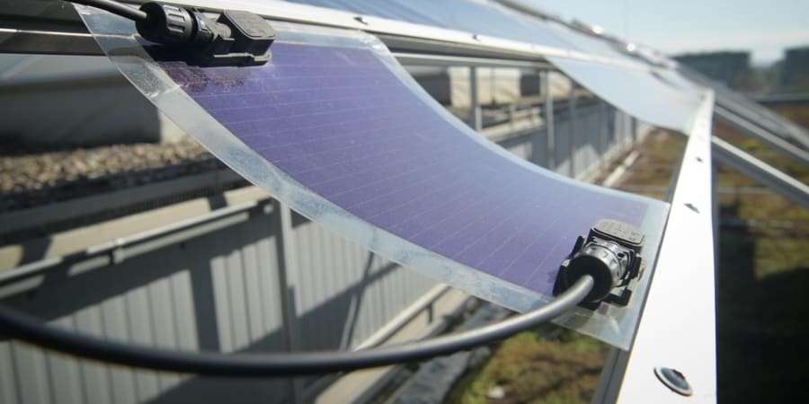 L'énergie photovoltaïque fait sa révolution avec des panneaux souples et autocollants