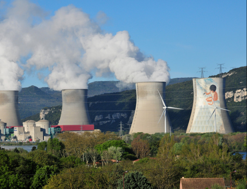 Taxonomie: le gaz et le nucléaire obtiennent le label "vert" européen