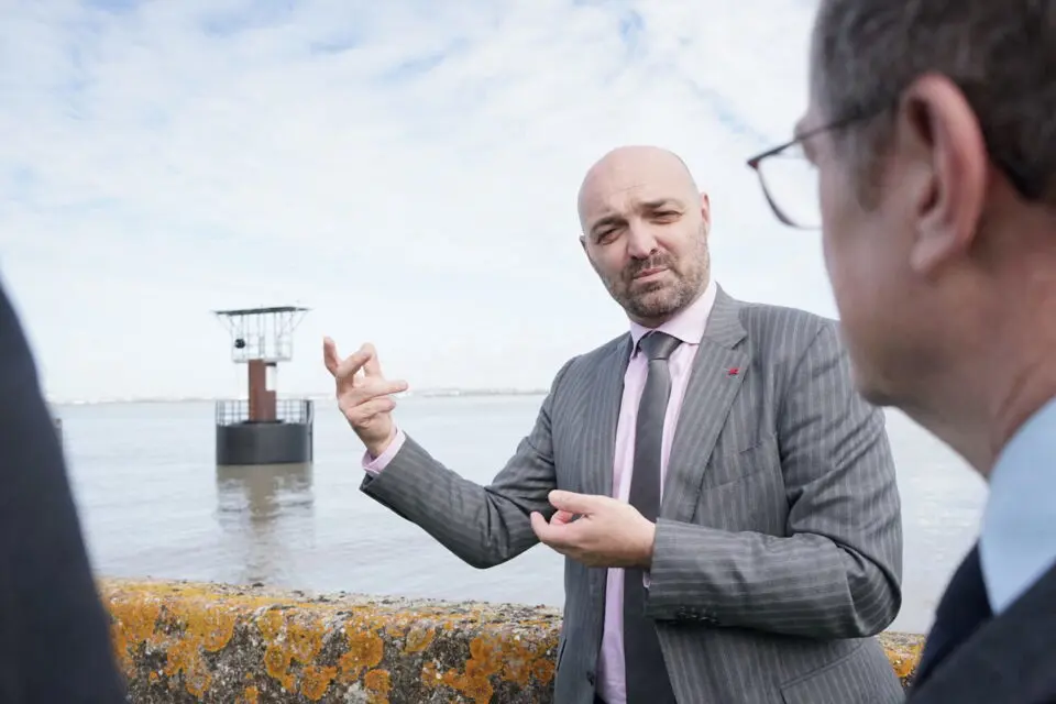 Énergie durable : une plateforme qui capte quatre ressources d'énergies, installée à Haropa port, à Honfleur